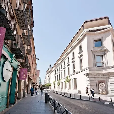 Apartamento Hortaleza 72 Buhardilla En Chueca Madrid