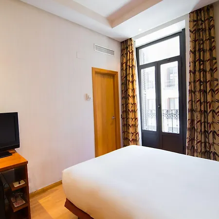 Petit Palace Preciados Hotel 3*