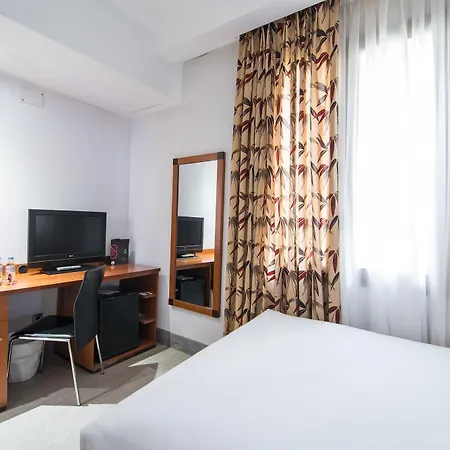 Petit Palace Preciados 3*