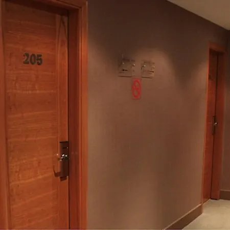 Hotell De Barajas 3*