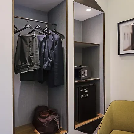 One Shot Recoletos Hotel 4*