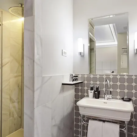 One Shot Recoletos Hotel Madryt