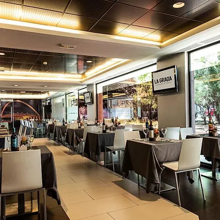 Tach Airport Hotell 4*