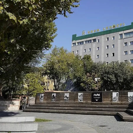 Szálloda Gran Legazpi