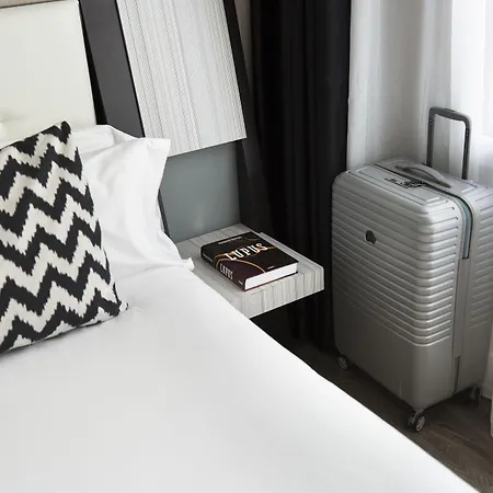 Petit Palace Triball Hotel