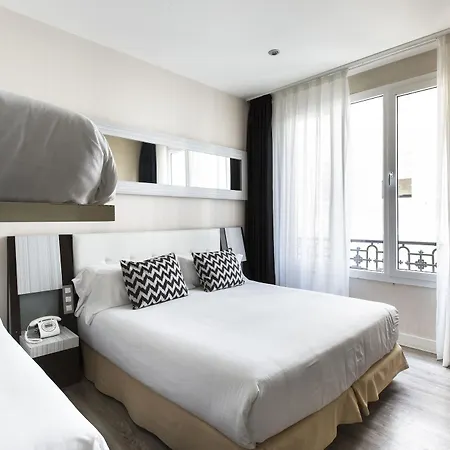Petit Palace Triball Hotel 3*