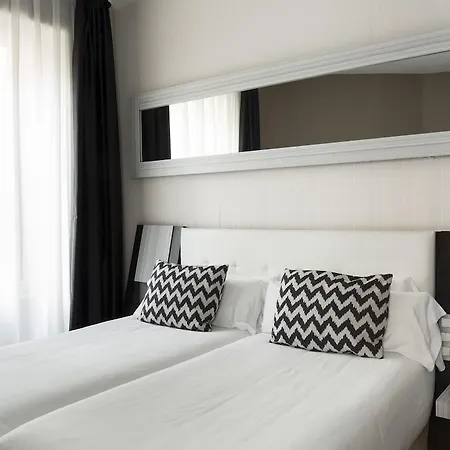 Petit Palace Triball Hotel 3*