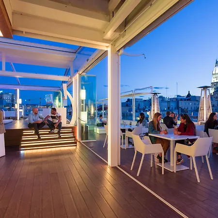 Mate Oscar Hotel