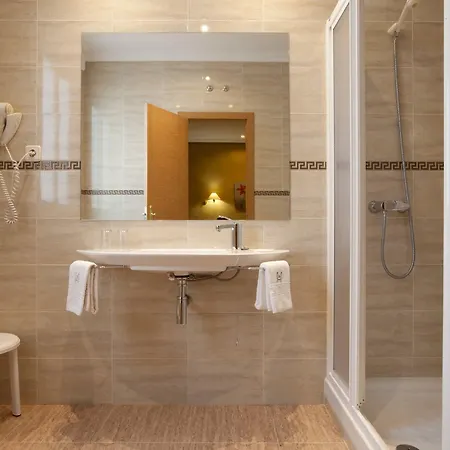 Mediodia Hotell 2*