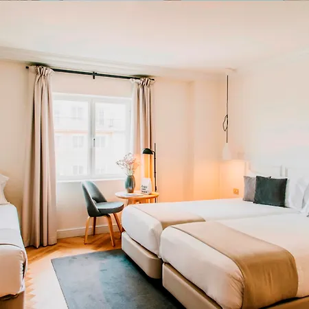 Dear Hotel