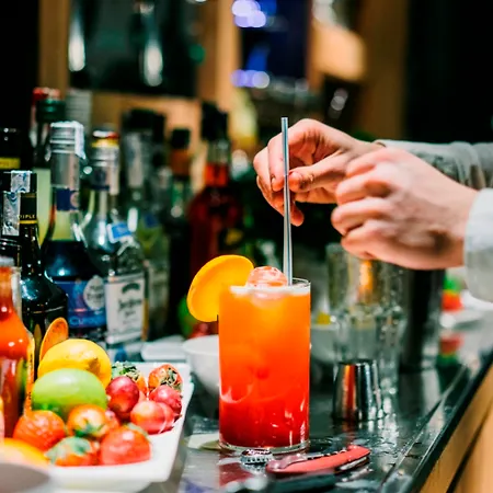 马德里迪尔酒店 酒店