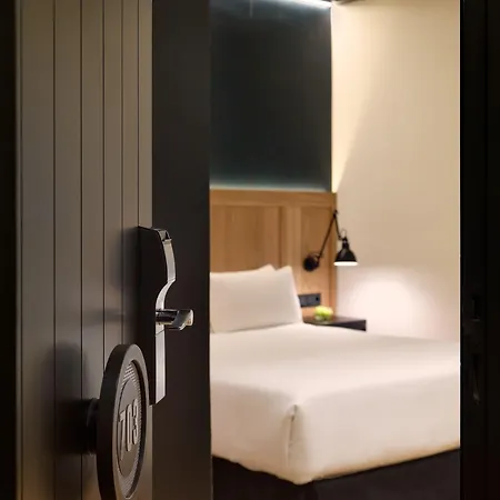 H10 Puerta De Alcala 4* Madryt