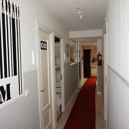 Hostel Far Gran Via Madrid