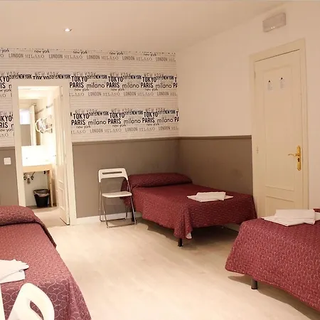 Far Gran Via Hostel
