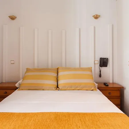 Josefina Hostal