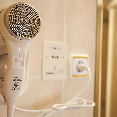 Josefina Hostal Madrid