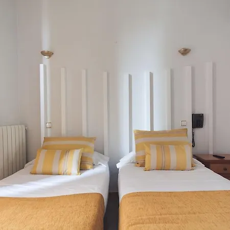 Josefina Hostal