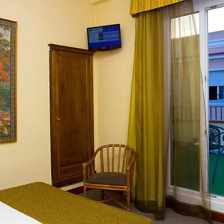 Carlos V Hotel Madrid