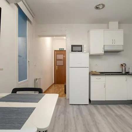 1 Bedrooms 1 Bathrooms Furnished - Cortes - Cozy- Mintystay Appartamento Madrid