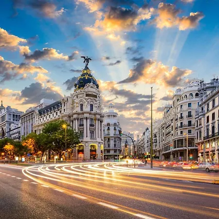Puerta Del Sol -de La Cruz Isabel I0 & Parking Apartment Madrid