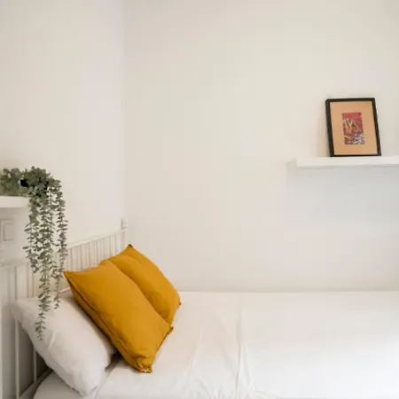 2 Bedroom Flat In La Latina-carn Apartment Madrid