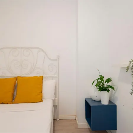 2 Bedroom Flat In La Latina-carn Madrid