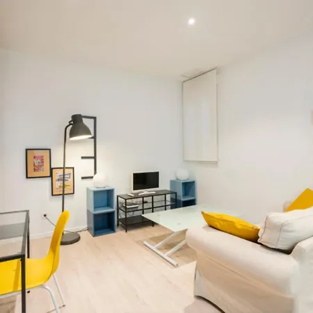 2 Bedroom Flat In La Latina-carn