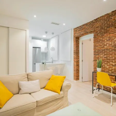 Apartment 2 Bedroom Flat In La Latina-carn