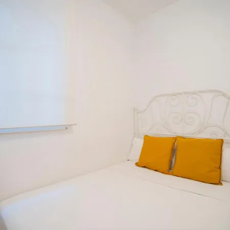 Apartment 2 Bedroom Flat In La Latina-carn *
