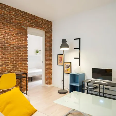 Apartment 2 Bedroom Flat In La Latina-carn