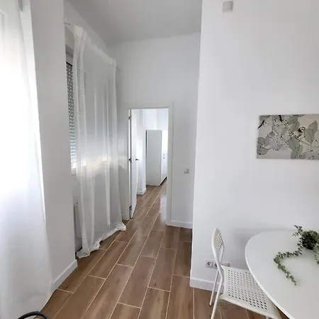 Bonito Piso A 300 M De Metro Garcia Noblejas Apartment