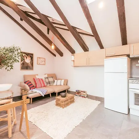 Bohemian 2bedroom Attic In Lavapies Apartment