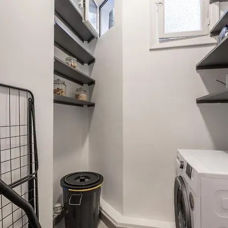 Kobenni- One Bedroom With Office In Justicia Apartment Madrid