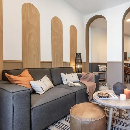 Apartment Kobenni- One Bedroom With Office In Justicia *