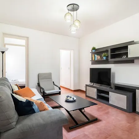 Apartamento Con Encanto En Lavapies Apartment *