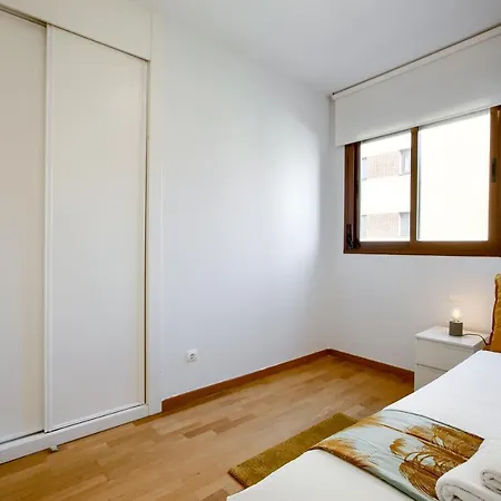Charming Airport Apartment