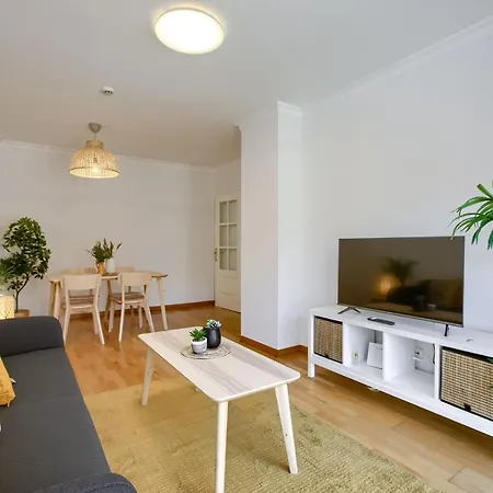 Charming Airport Apartment Madrid