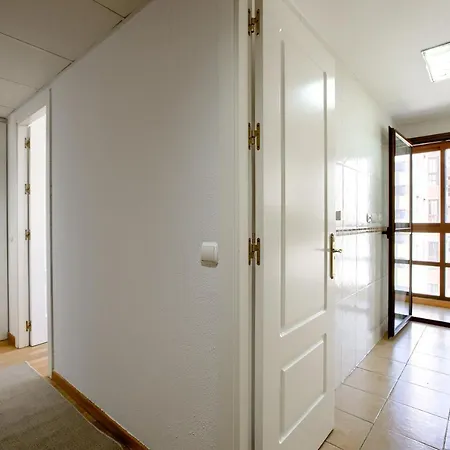 Charming Airport Apartment *