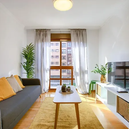 Charming Airport Apartment