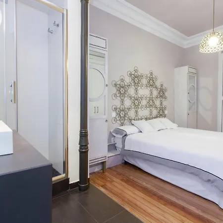 Charming Gran Via Luna Apartment *