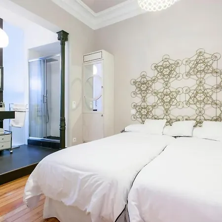 Charming Gran Via Luna Apartment Madrid