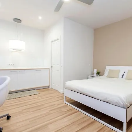 Charming Gran Via Luna Apartment *