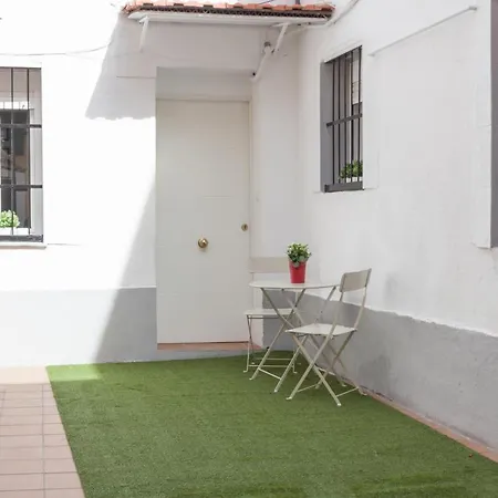 Juan De Olias, Tranquilo Duplex En Zona Santiago Bernabeu-estrecho Apartamento