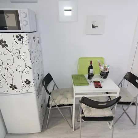 Studio 4 Puerta Del Sol Apartment