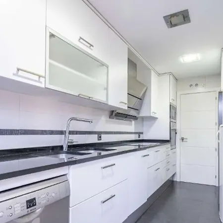 Impresionante De 4 3 Banos Y 2 Plazas De Garaje Apartment