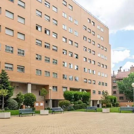 Impresionante De 4 3 Banos Y 2 Plazas De Garaje Apartment Madrid