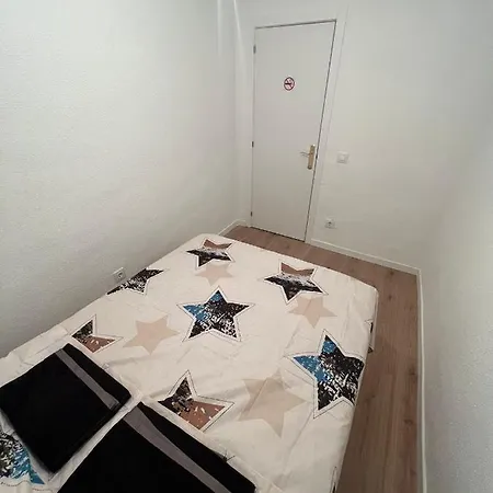 Guest house Basic Madrona Madrid