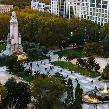 Located In Plaza Espana Apartment *