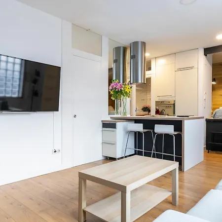 Homeabout Rio Apartment Madrid