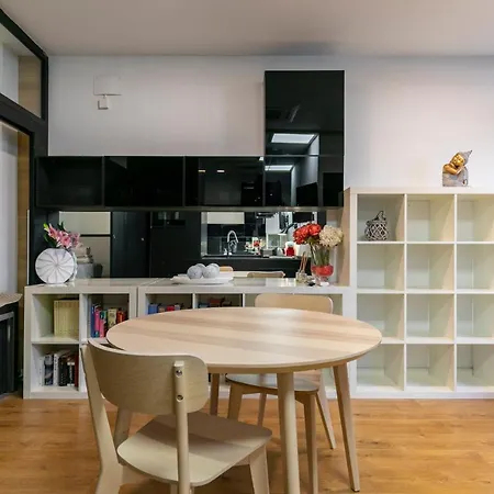 Homeabout Rio Apartment Madrid